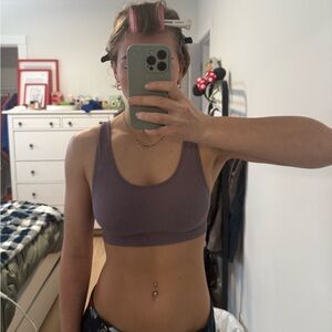 Aritzia Sunday best seamless bra top!!